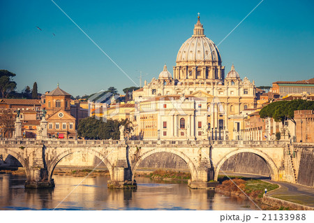 St. Peter's cathedral in Rome 21133988