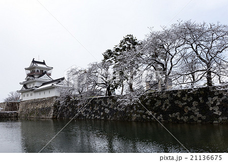 雪の富山城 21136675
