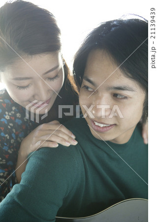 仲良しカップル 21139439