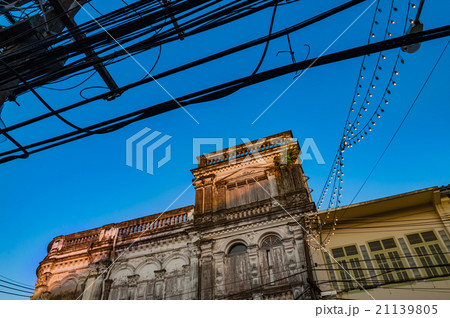 Old houses in the evenng on Thalng a historic road 21139805