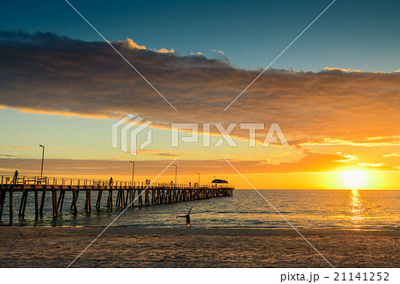 Fitness at sunset 21141252
