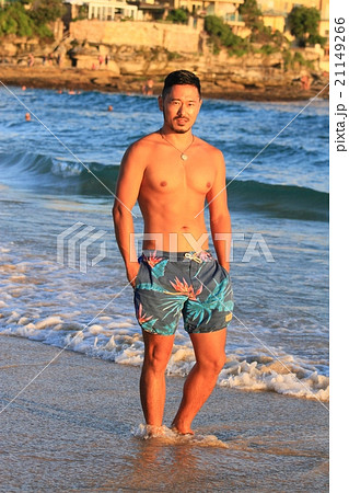 夕暮れ時のビーチ 21149266