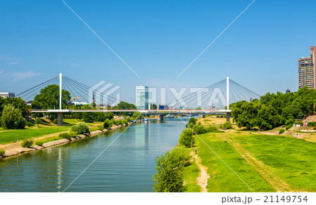 View of the Neckar river in Mannheim - Germany View of the Neckar river in Mannheim - Germany 21149754