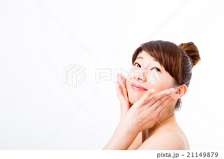 ビューティーイメージ　若い女性　美肌　素肌　きれいな肌　スキンケア　白バック　美容イメージ写真素材 21149879