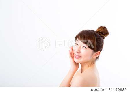ビューティーイメージ　若い女性　美肌　素肌　きれいな肌　スキンケア　白バック　美容イメージ写真素材 21149882