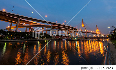 Bhumibol Bridge at the morning in Bangkok 21153923