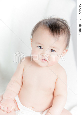 裸の赤ちゃん 裸の赤ちゃん 21154545