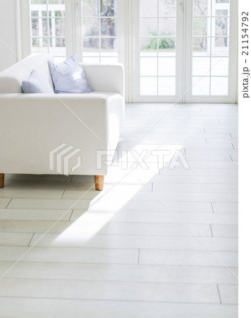 白いソファのイメージ 21154792
