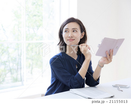 日本人のビジネスウーマン 21155013