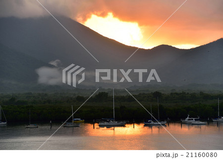 マリーナの朝 21160080