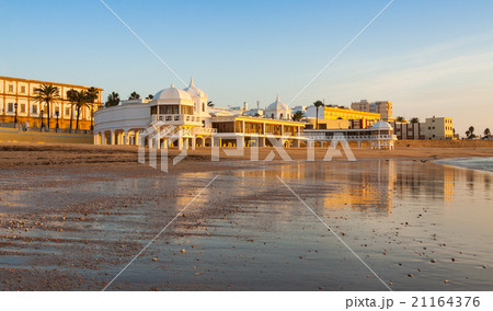 Beach in sunrise time. Cadiz 21164376