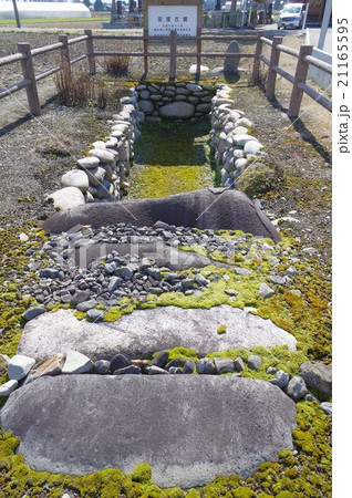 信州　松本市　市特別史跡　安塚第6号古墳　石室天井石　8世紀初頭頃の古墳 21165595