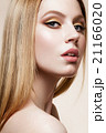 Beauty fashion model girl with bright makeup 21166020