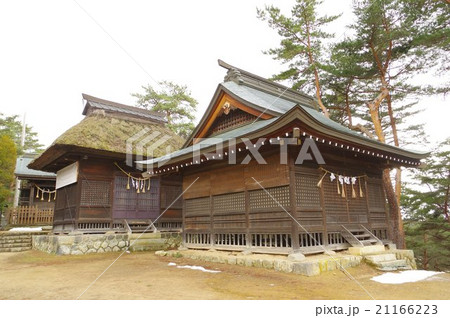 信州 松本の文化財 千鹿頭神社 拝殿横 松本 高島藩境に建つ２つの本殿 江戸時代の建築の写真素材