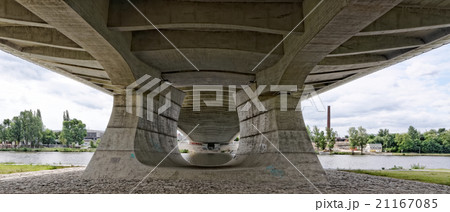 Detail of bridge 21167085