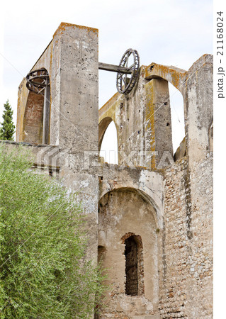Arabic mill wheel (nora), Serpa, Alentejo,Portugal 21168024