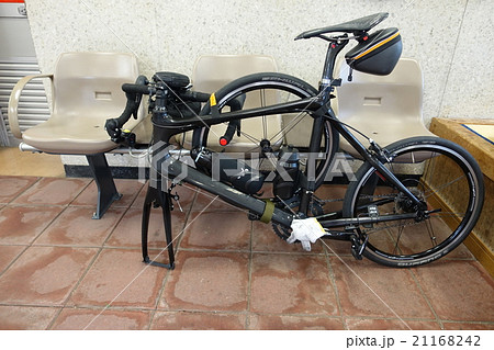 輪行準備中の自転車 21168242