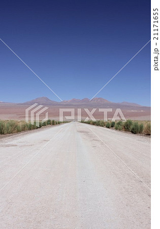南米チリ北部、サンペドロ近郊のアタカマ砂漠からアンデスに続く天空の道 南米チリ北部、サンペドロ近郊のアタカマ砂漠からアンデスに続く天空の道 21171655