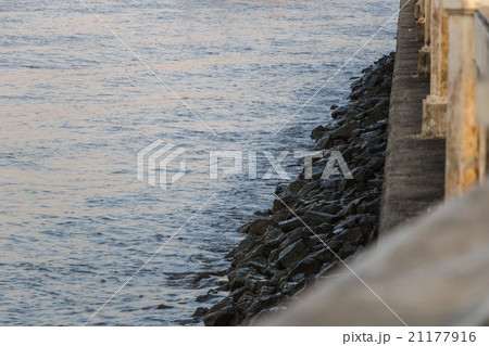 Stone riverbank 21177916