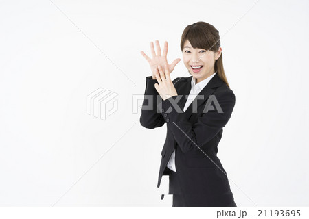 ビジネススーツを着た魅力的な笑顔が素敵な綺麗な女性キャリアウーマン「数字8」その八ポーズⅧ ビジネススーツを着た魅力的な笑顔が素敵な綺麗な女性キャリアウーマン「数字8」その八ポーズⅧ 21193695