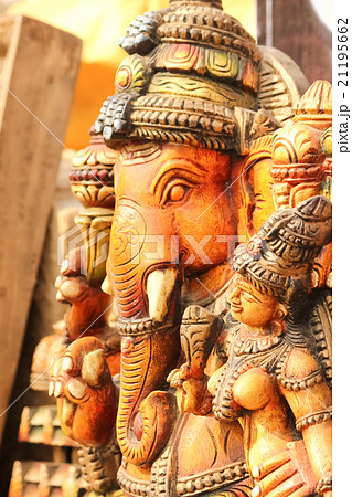Lord Ganesha statue with goddess Ridhi Siddhi, Lord Ganesha statue with goddess Ridhi Siddhi, 21195662