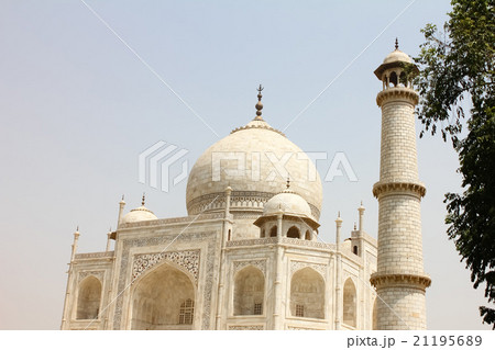 Closeup of beautiful monument Taj Mahal Closeup of beautiful monument Taj Mahal 21195689