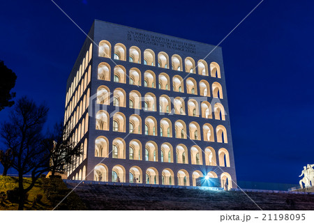 Square Colosseum, Rome, Italy 21198095