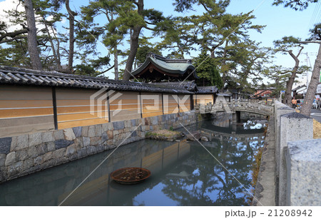 四国霊場第75番札所「善通寺」西院の極楽堀 21208942