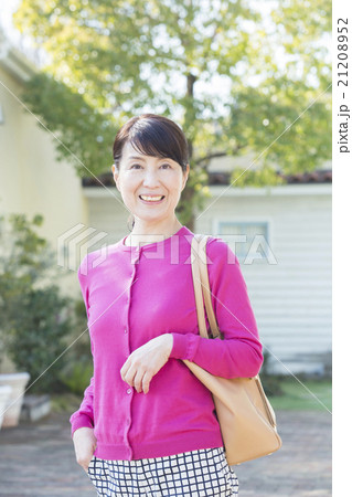 50代女性 50代女性 21208952
