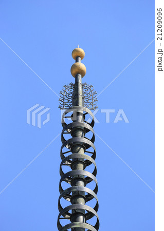 四国霊場第75番札所「善通寺」東院(伽藍)の「五重塔」の相輪 四国霊場第75番札所「善通寺」東院(伽藍)の「五重塔」の相輪 21209096