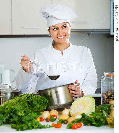 Portrait of young professional chef 21215693