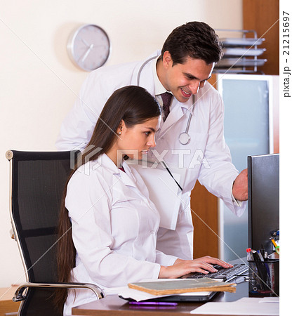 Intern and medical tutor at clinic. 21215697