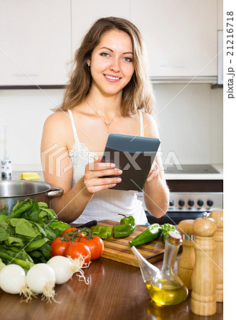 woman reading e-book woman reading e-book 21216718
