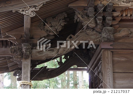 信州　塩尻　北熊井神社　海老虹梁　鯉の滝登り　大隅流の名工　柴宮矩重の作　長野県宝指定 21217037