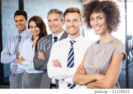 Portrait of confident business team in office 21220021