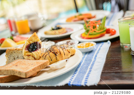 breakfast at the luxury hotel breakfast at the luxury hotel 21229380