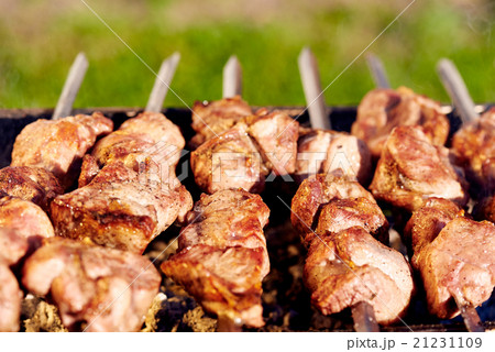 Barbecue skewers with meat Barbecue skewers with meat 21231109