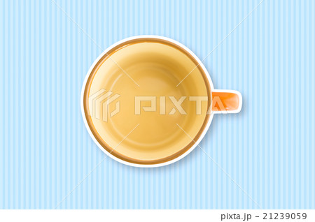 コーヒーカップ(オレンジ色)とストライプ背景 コーヒーカップ(オレンジ色)とストライプ背景 21239059