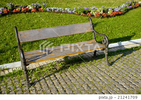 Park bench 21241709