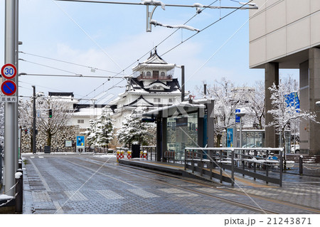 雪の富山城と国際会議場前停留場 雪の富山城と国際会議場前停留場 21243871