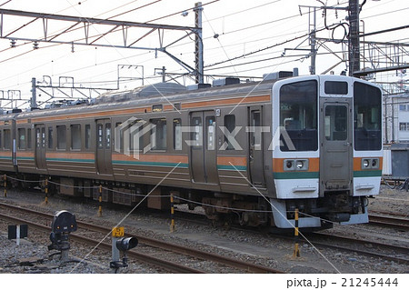 両毛線211系電車(改造前・4両) 両毛線211系電車(改造前・4両) 21245444