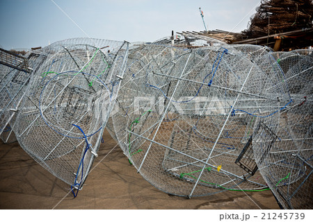 Metal fishing nets 21245739