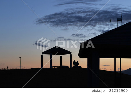 夜明けの語らい 夜明けの語らい 21252909