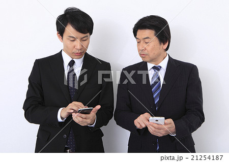 ビジネスマン (スマホ) ビジネスマン (スマホ) 21254187