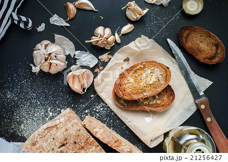 Crostini Olive Oil Garlic Toasted Bread Top View Crostini Olive Oil Garlic Toasted Bread Top View 21256427
