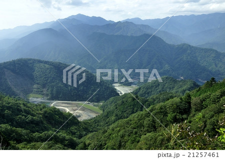 仏果山より丹沢の山並み 21257461