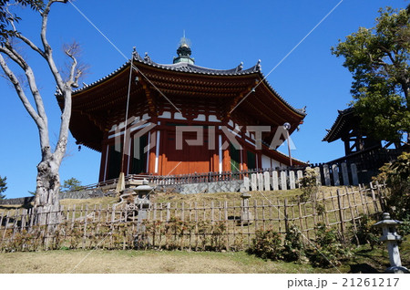 【世界遺産　古都奈良の文化遺産】【西国三十三所】第九番　興福寺南円堂と青空　奈良県奈良市　 21261217