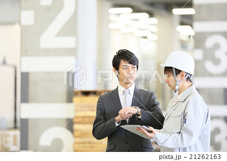 物流 倉庫 働く人々 物流 倉庫 働く人々 21262163