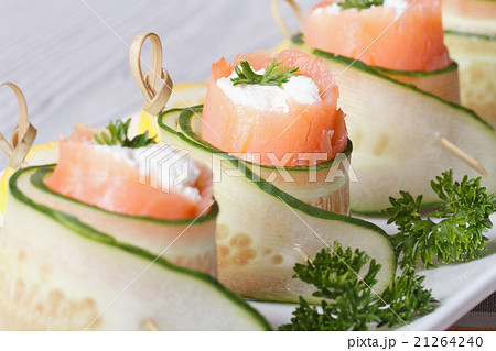 cucumber rolls with salmon, cream cheese macro 21264240