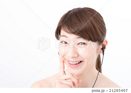 ビューティーイメージ　女性　イヤホン 21265407
